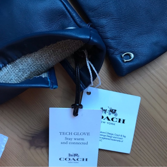 🥰 Coach Sculpted Signature Leather Tech Gloves deep blue - Picture 9 of 10